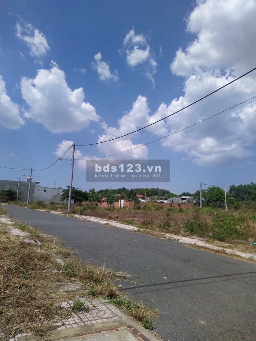 Đất quá đẹp ngay trường THCS Phước Bình 1890m2, có 200m2 thổ cư ngang 26 nỡ hậu 31m