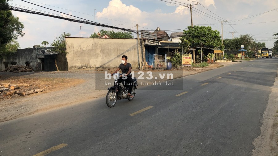 TÔI CÔ MAI CẦN BÁN LÔ ĐẤT 4.000M2(81x49M), ĐƯỜNG NHỰA 20M, ĐỐI DIỆN KCN MAY, DÂN CƯ ĐÔNG