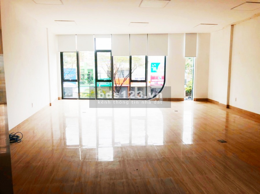 Cho thuê Tòa văn phòng 5 tầng 500 m2 trung tâm thành phố giá cực rẻ
