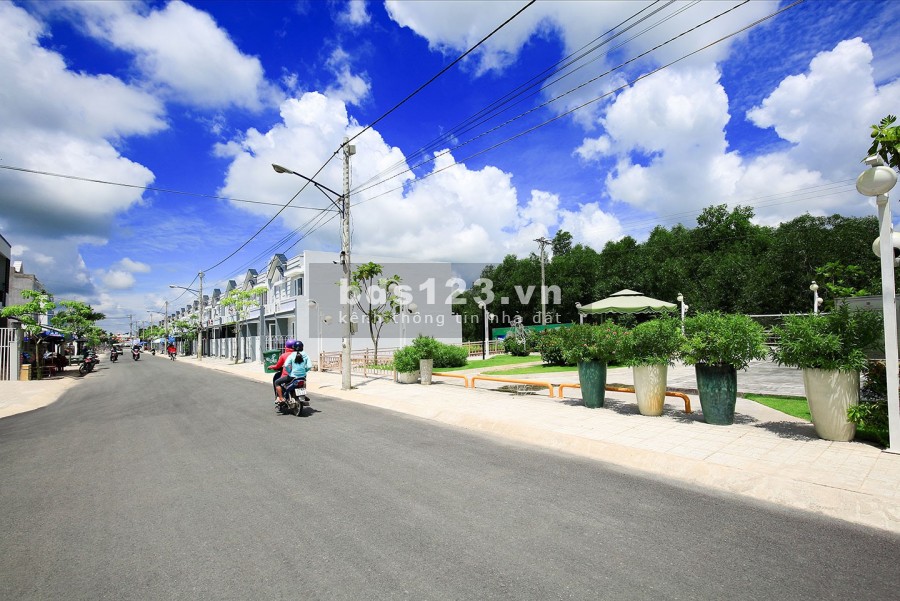 Bán đất quận Đồng Phú vài lô đất tuyến số 4, becamex đồng phú, thổ cư, sổ hồng riêng,đường nhựa 28m