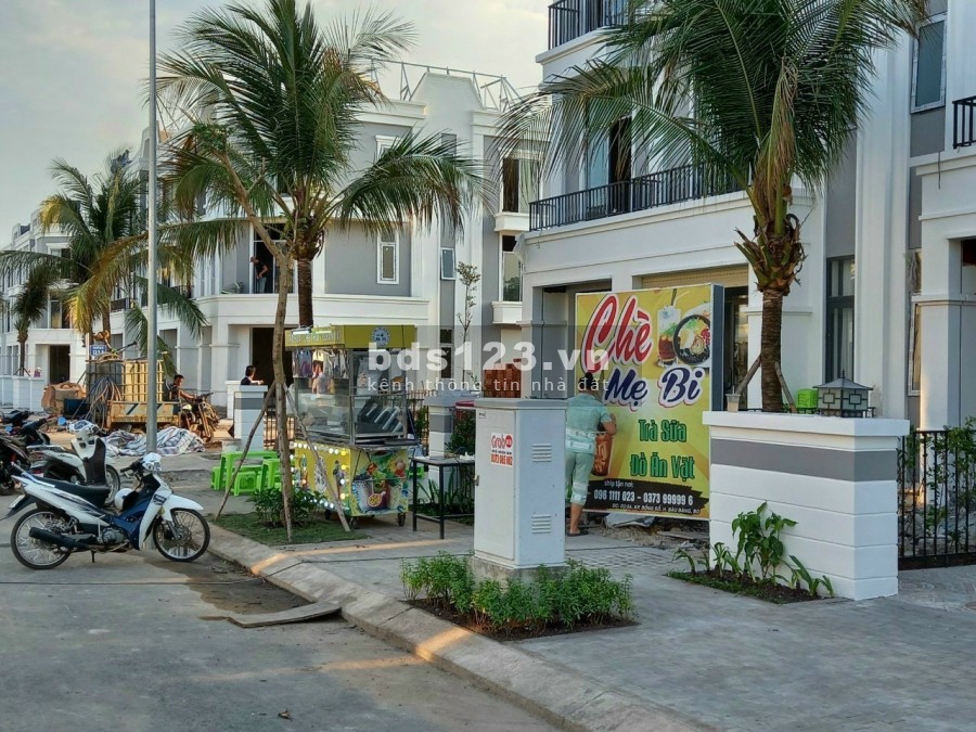 Nhà mới xây mặt tiền đường 25m gần chợ, trường học