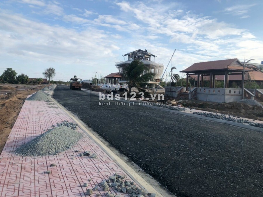 Đất nền mặt tiền chợ gần trường học liền kề cụm công nghiệp