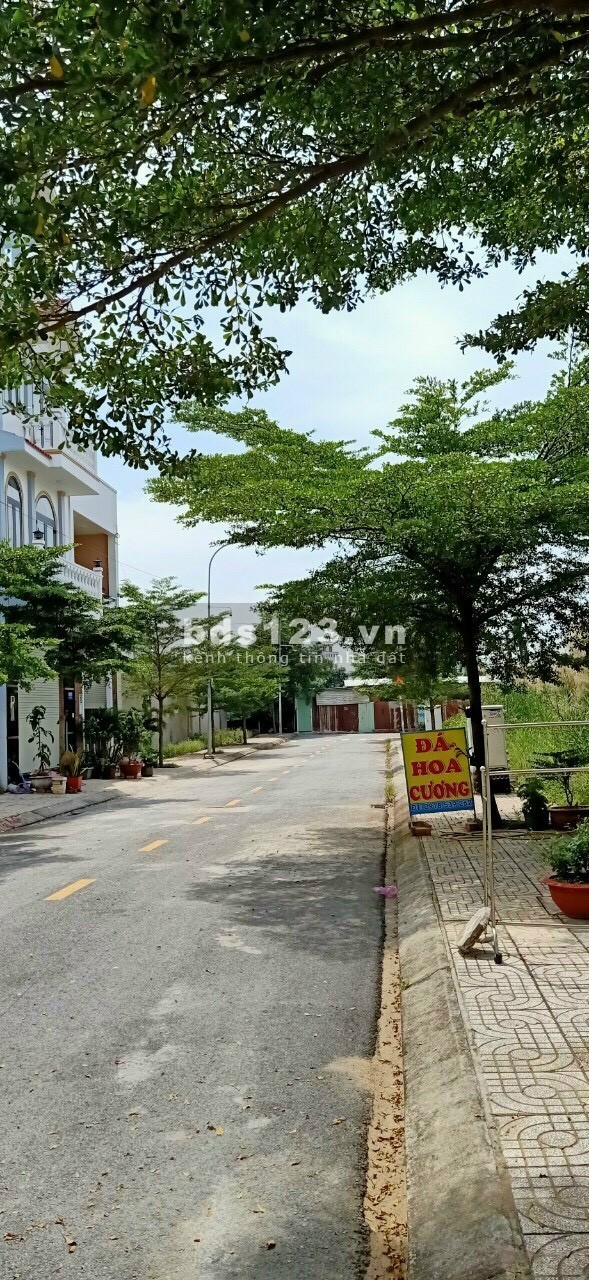 Đất Q12 Thạnh Xuân 25, đường nhựa 6m sổ riêng có sẵn