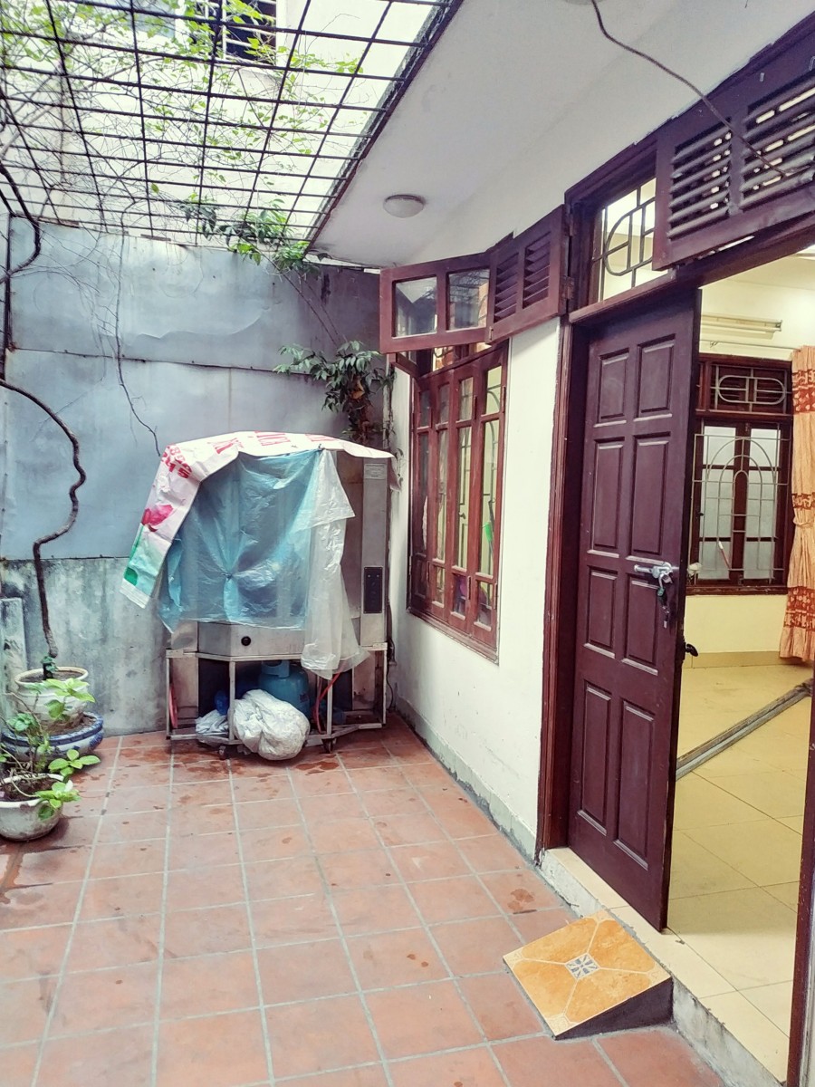 BÁN ĐẤT TẶNG NHÀ NGÕ THỔ QUAN, KHÂM THIÊN, TẶNG TOÀN BỘ NỘI THẤT, DT 70M2, GIÁ HƠN 3 TỶ.