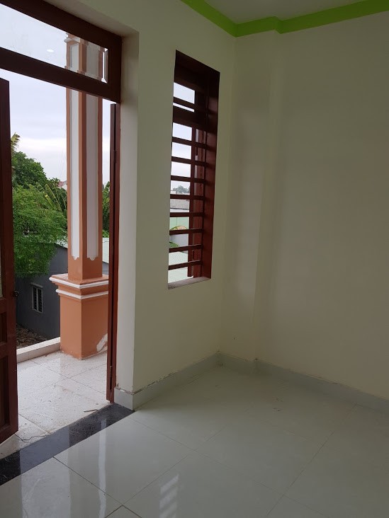 Nhà 1 trệt 1 lầu Hoá An - kế cty Pouchen. SHR đường 2 xe hơi tránh nhau