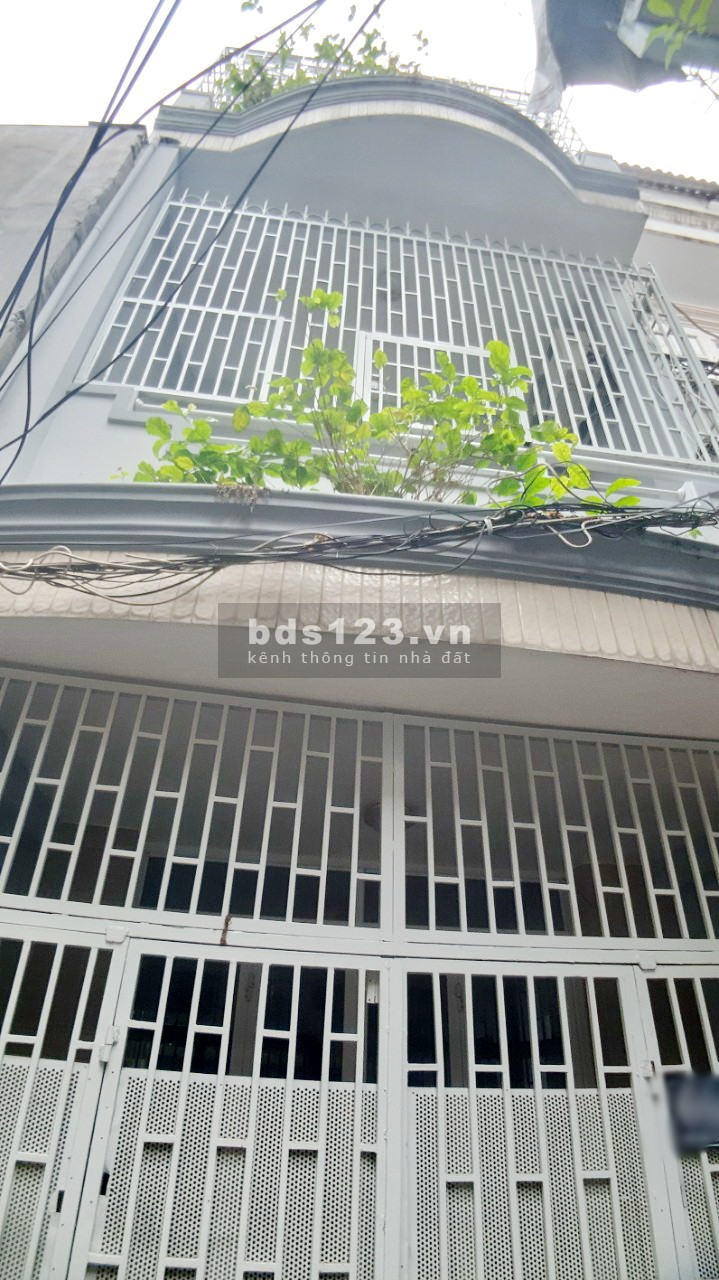 Bán nhà 2 lầu 31m2 hẻm 64 đường Trần Đình Xu P. Cô Giang Quận 1