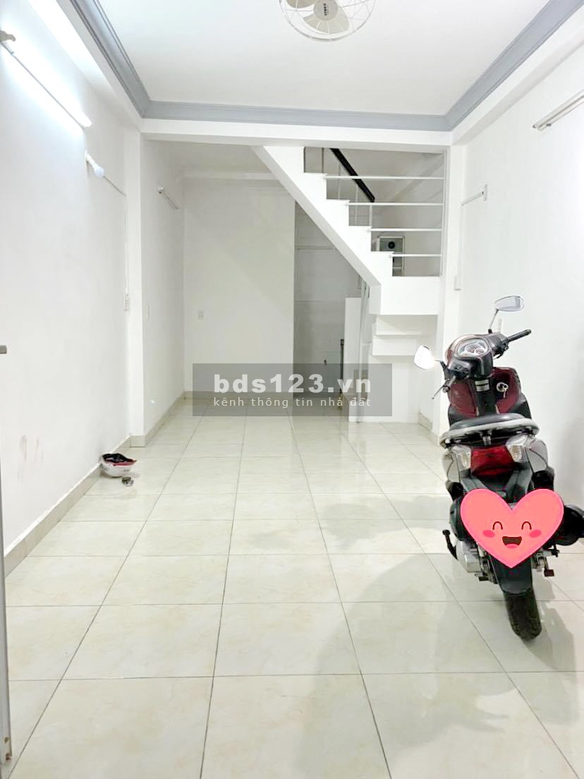 Bán nhà 2 lầu 31m2 hẻm 64 đường Trần Đình Xu P. Cô Giang Quận 1