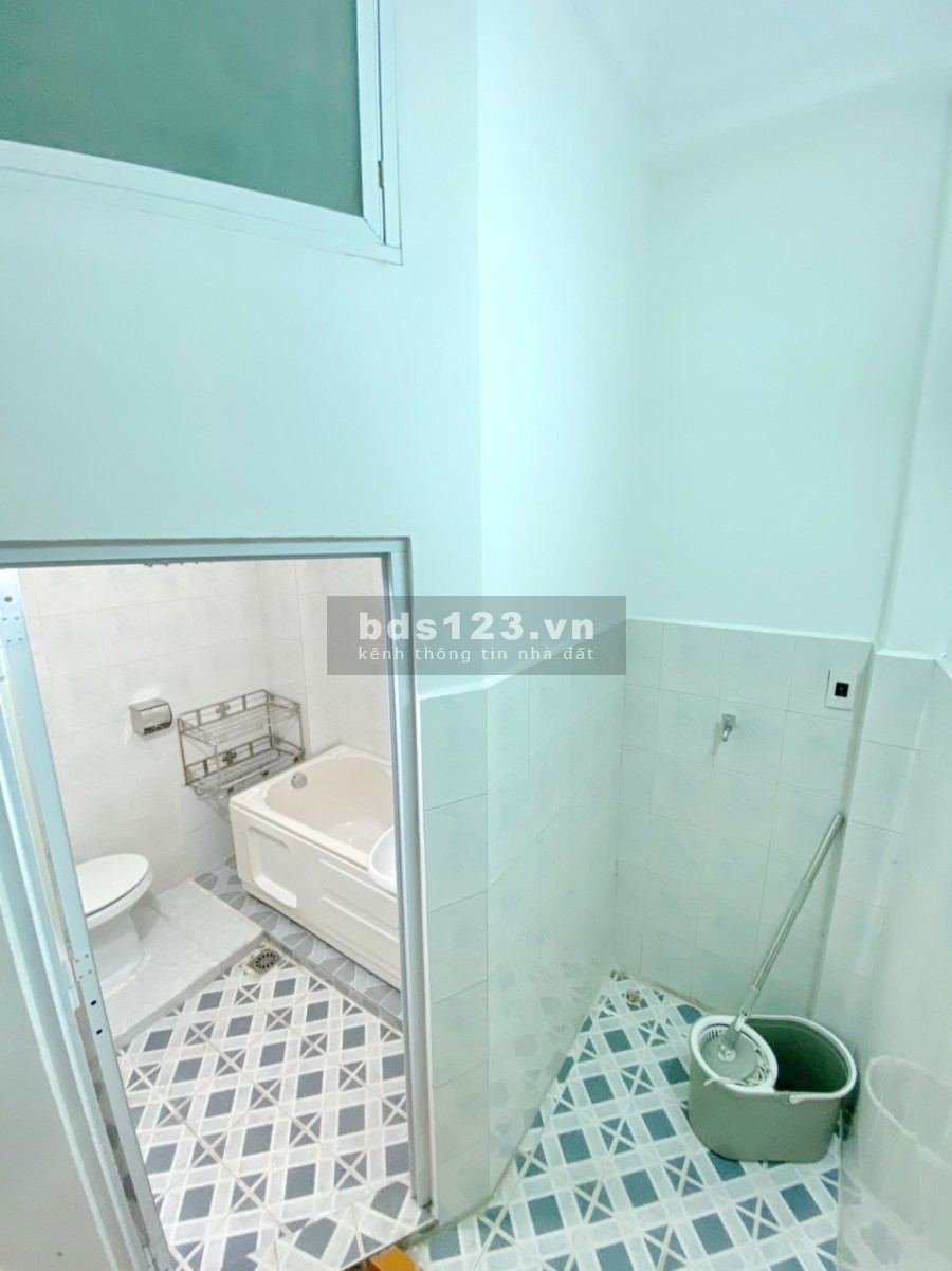 Bán nhà 2 lầu 31m2 hẻm 64 đường Trần Đình Xu P. Cô Giang Quận 1