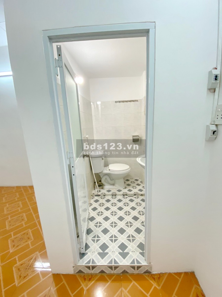 Bán nhà 2 lầu 31m2 hẻm 64 đường Trần Đình Xu P. Cô Giang Quận 1