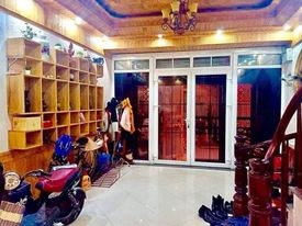 Bán Gấp Nhà Quận Đống Đa Mặt Ngõ, Kinh Doanh Sầm Uất, Nở Hậu Giá 8.5 tỷ.