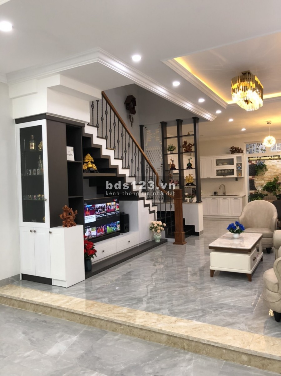 Bán nhà mặt tiền đường Hàn Mặc Tử. Phường 7. Hướng Tây Nam