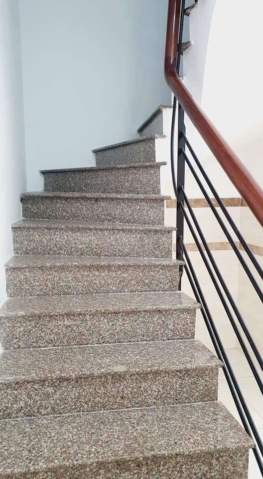 Bán Nhà Đường Lê Văn Sỹ Tân Bình Giá Rẻ, 42m2, 3 lầu, 3 Phòng Ngủ.