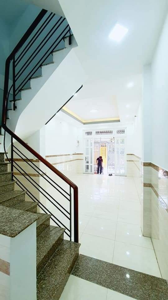 Bán Nhà Đường Lê Văn Sỹ Tân Bình Giá Rẻ, 42m2, 3 lầu, 3 Phòng Ngủ.