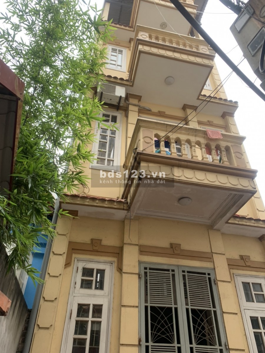 Bán nhà Hoàng Mai, diện tích 50m2, MT 4m xây 4 tầng, ô tô đỗ cổng