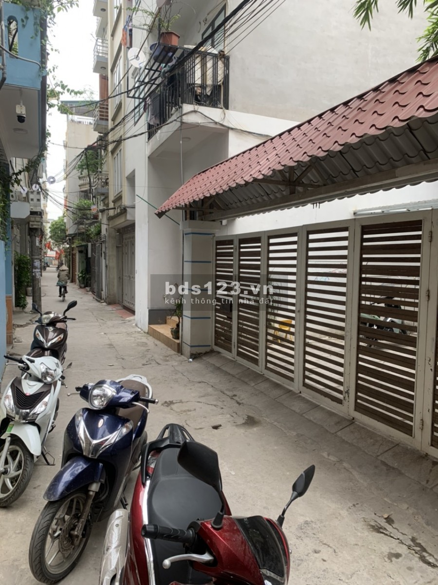 Bán nhà Hoàng Mai, diện tích 50m2, MT 4m xây 4 tầng, ô tô đỗ cổng