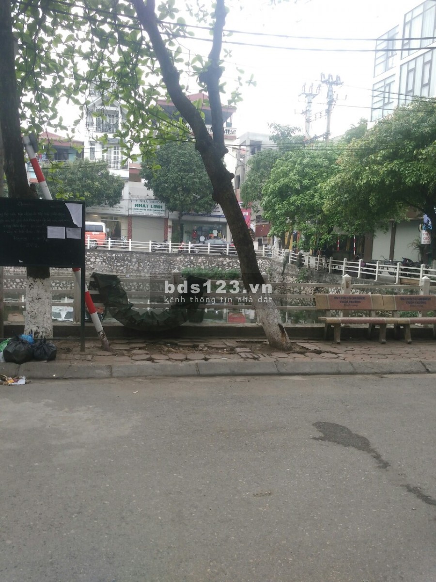 Bán Đất Ngõ ba Gác gần hồ điều hoà 15M, Thửa đất đẹp
