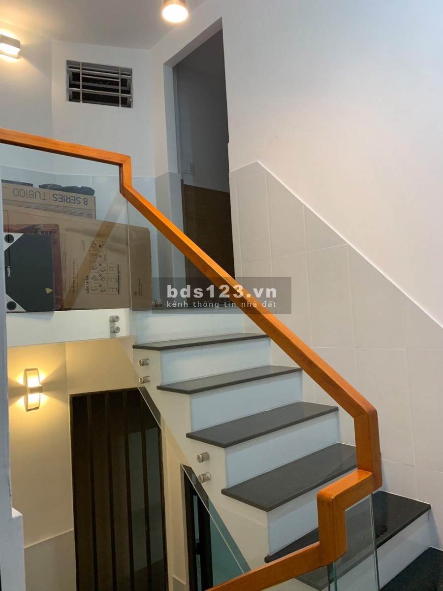 Bán nhà MT Phan Đăng Lưu, Bình Thạnh, giá đầu tư, 4x30, chỉ 100tr/m2 hơn, bán gấp, lh0909484131