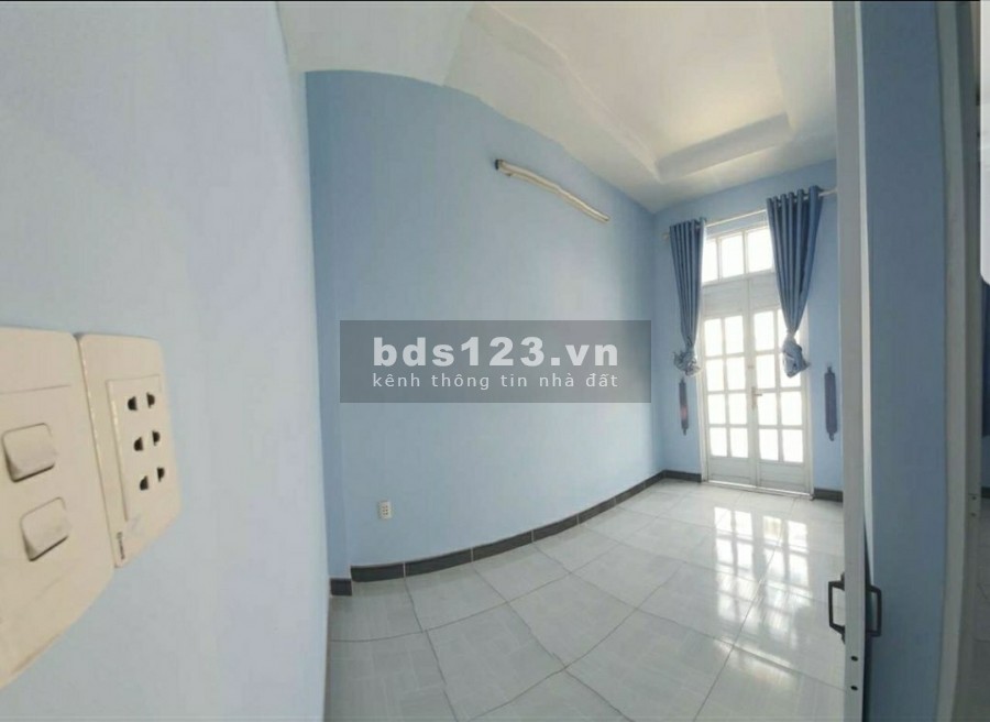 Nhà 1 trệt + 2 lầu 3pn giá 9tr hẻm 308 Huỳnh Tấn Phát