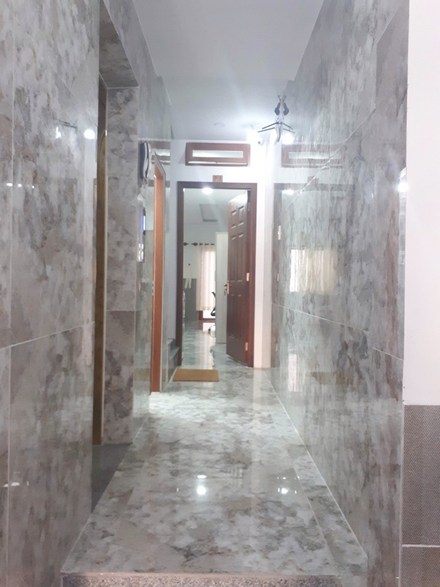 Nhà 5 tầng HXT Bạch Đằng phường 24, dt 105m2 doanh thu 75tr/tháng