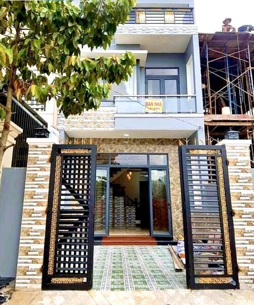 Nhà 1 trệt 1 lầu diện tích lớn, sổ riêng, giá cả phải chăng