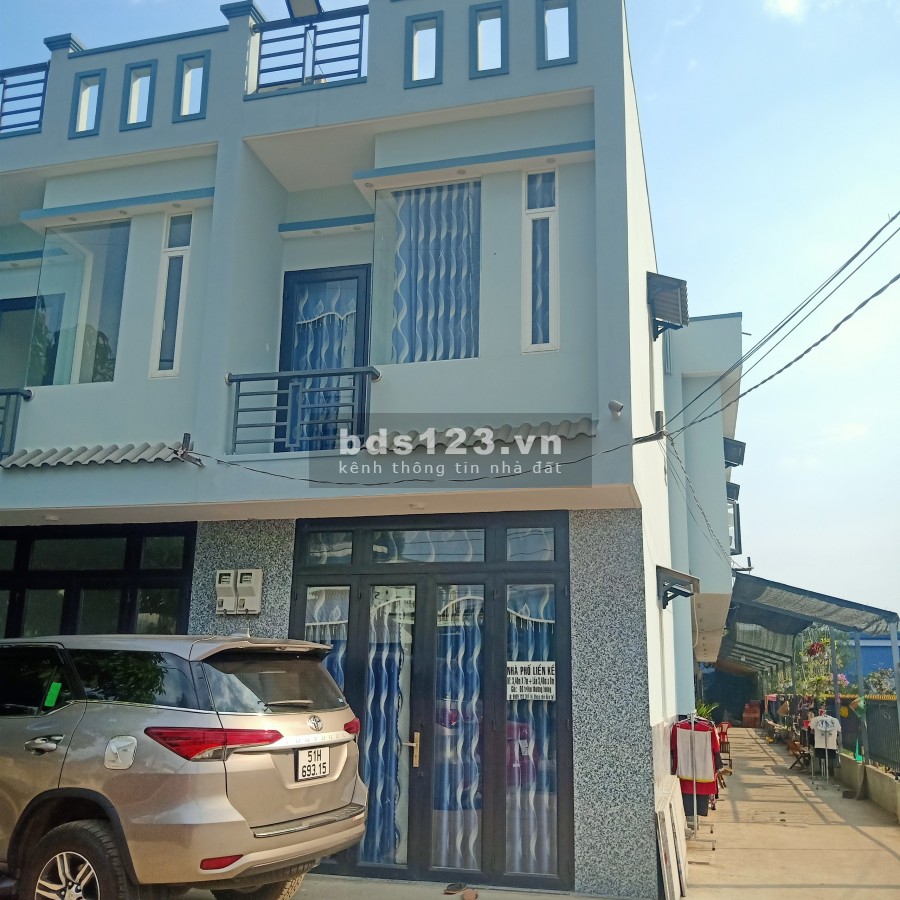 Nhà 400tr đường Trần Văn Giàu đi lên, gần khu Bella