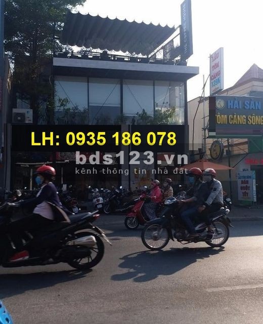Mặt Tiền Đường Huỳnh Thiện Lộc. DT: 8 x 19 tiện kd