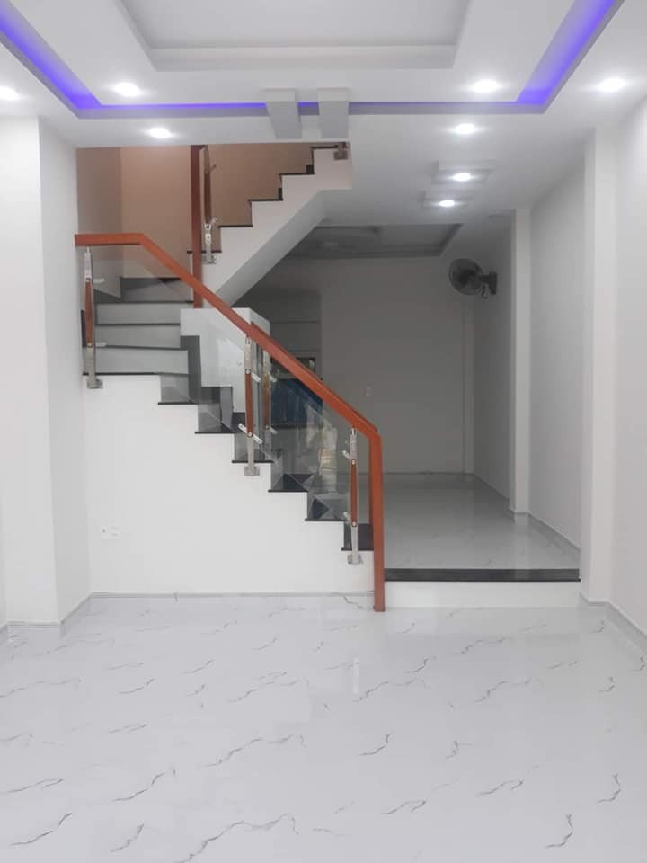 BÁN NHÀ NGUYỄN THỊ THẬP, HXH ĐỔ CỬA 3 TẦNG SỔ VUÔNG VỨC, 5.2 TỶ