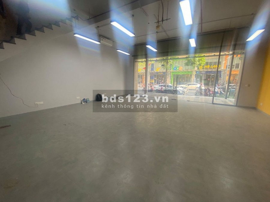 Mặt bằng cho Thuê Tổng diện tích 3 sàn là 240m2 tại trung tâm Khu Đô Thị Sala LH 0909246874