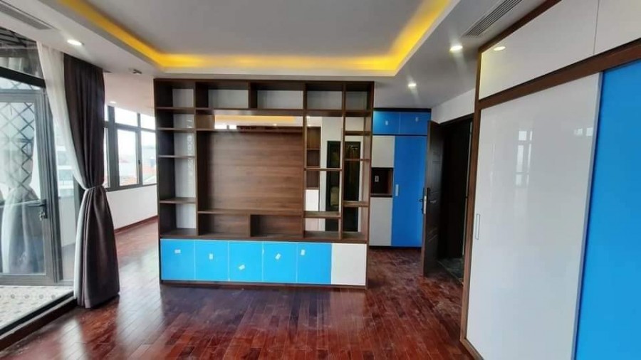 Bán nhà đẹp, dòng tiền khủng Nguyễn Khánh Toàn, 8 tầng, thang máy, 28 phòng víp xịn sò, giá 29,5 tỷ, ô tô vào nhà.