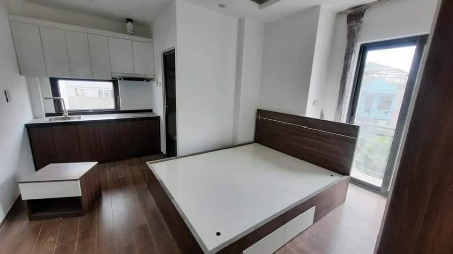 Bán nhà đẹp, dòng tiền khủng Nguyễn Khánh Toàn, 8 tầng, thang máy, 28 phòng víp xịn sò, giá 29,5 tỷ, ô tô vào nhà.