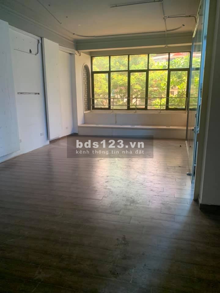 Cho thuê cửa hàng 5 tầng địa chỉ 165B Phùng Hưng Hoàn kiếm