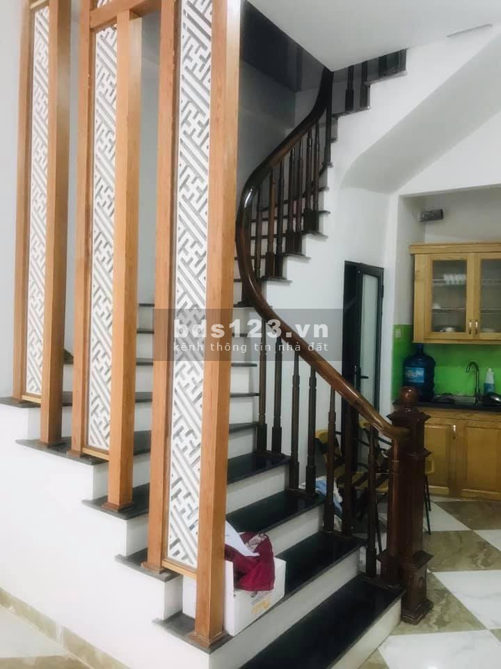 Bán nhà KINH DOANHMặt Phố Ngũ Nhạc, Hoàng Mai, 5 Tầng, 3 tỷ
