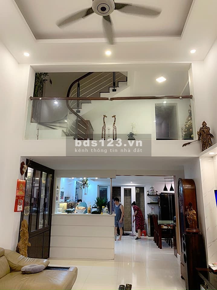 Bán Nhà Ngõ 455 LẠC LONG QUÂN, Ô TÔ ĐỖ CỔNG, dt 135m2, MT 6m, chỉ 15,5 tỷ