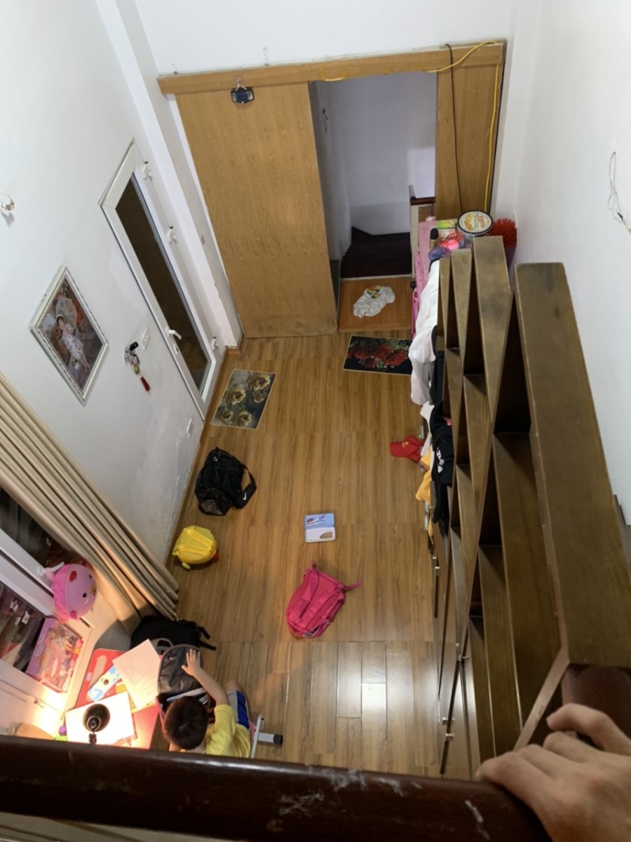Chính chủ bán nhà 2 tầng 1 gác lửng tại Ngõ 15 đường Hồng Hà, Phúc Xá. Ba Đình, DT 30m2 Giá 980 triệu LH 0976131114