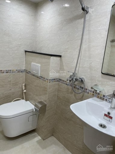 Cho thuê mặt bằng kinh doanh khúc đẹp nhất phố Hoàng Cầu
