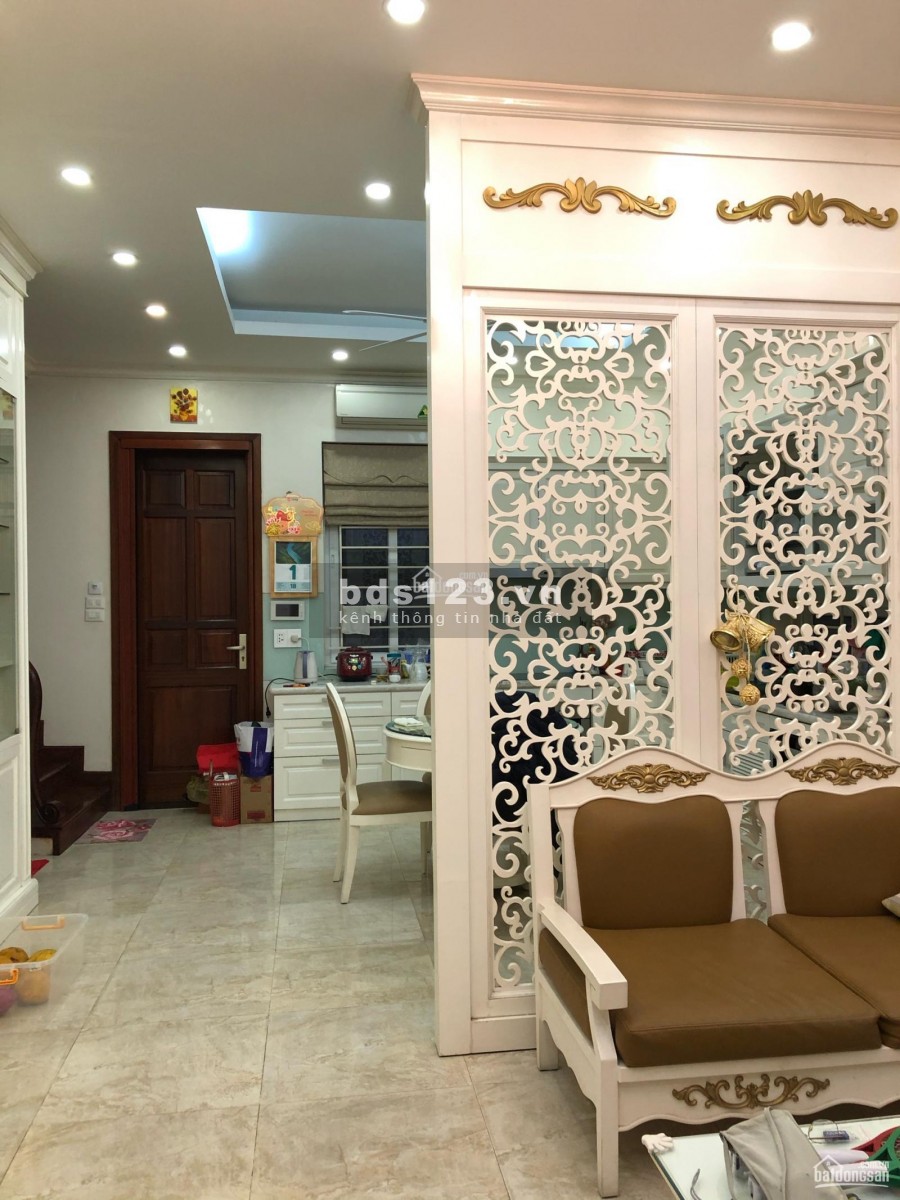Cho thuê mặt bằng kinh doanh khúc đẹp nhất phố Thái Hà,Thái Thịnh, Hoàng Cầu