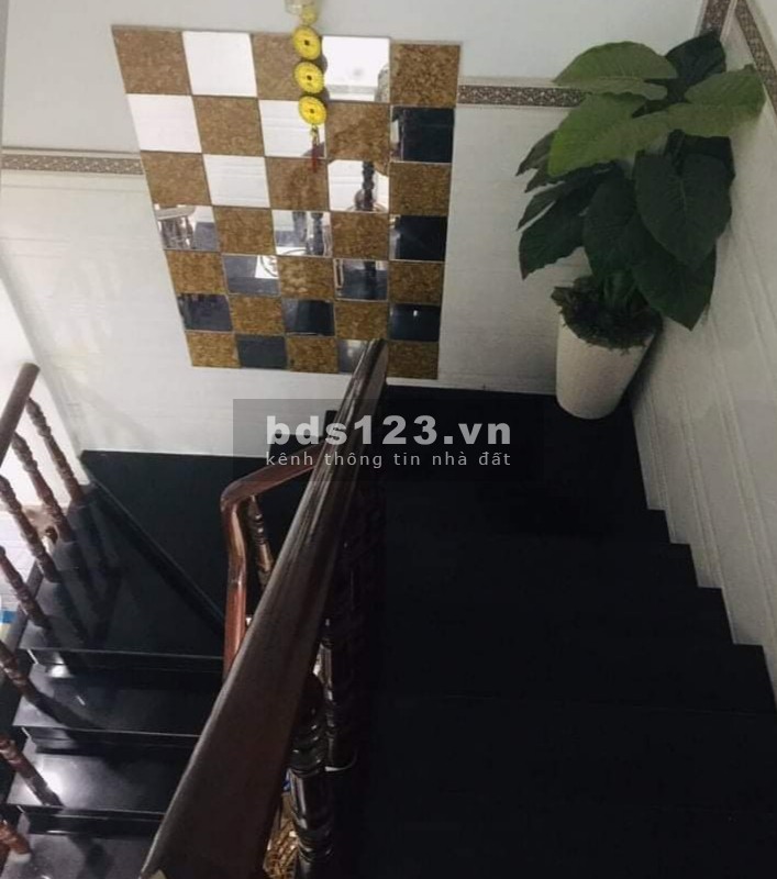 Bán MTKD Đường Bùi Xuân Phái 60m2, 4 Lầu, 4 * 15m, 4PN.