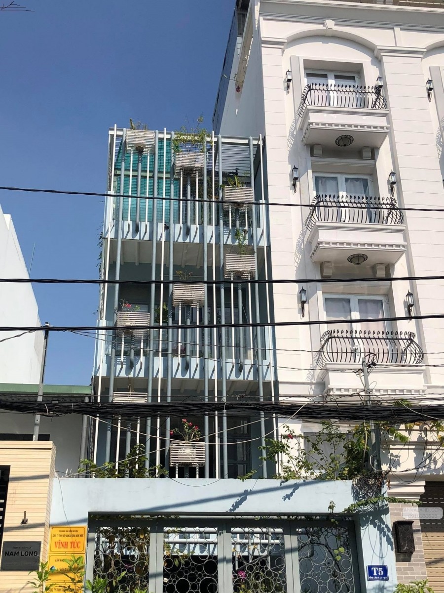 RẺ ĐẸP HIẾM ĐỘC MẶT TIỀN HOA HẬU NHÀ 3 MẶT TIỀN Q1 DT 81M2 NGANG khủng 9.3M GIÁ 14 TỶ