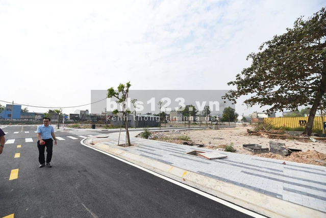Bán gấp lô đất 100m2 giá rẻ mặt tiền đường QL50