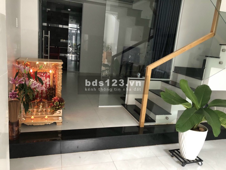 Xuất ngoại bán gấp nhà Cư xá phú lâm D (3.9x17)đúc 4.5 tấm NTCC