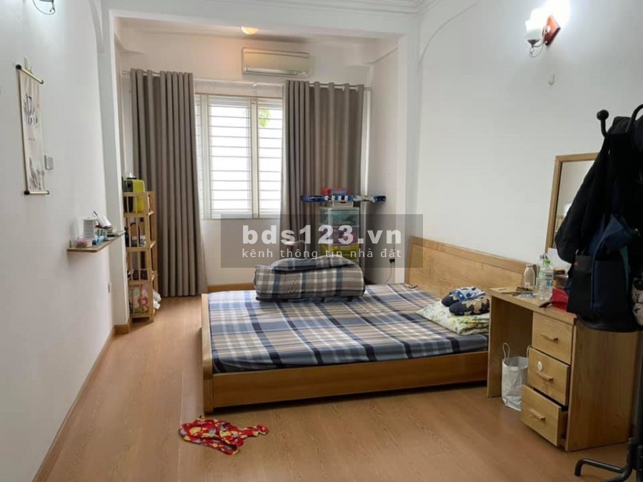 Bán nhà HIẾM phố Đặng Tiến Đông, gần Hồ ở thích 65m MT 4.5 ôtô vào nhà