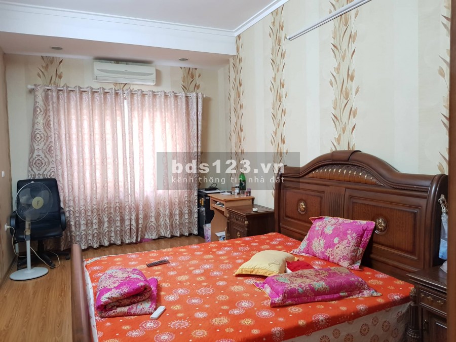 Cần bán nhà phố Kim Giang Quận Hoàng Mai, 38m2, ngõ rộng, chỉ 3tỷ3
