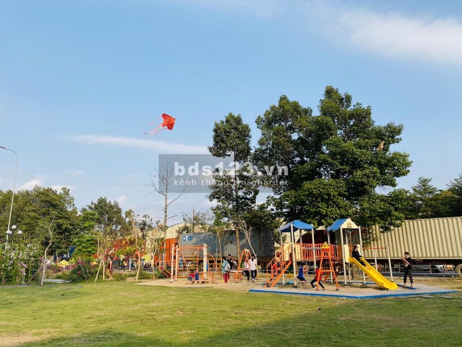 KHU NHÀ PHỐ THƯƠNG MẠI KIỂU MẪU ĐẦU TIÊN TẠI TP DĨ AN LH 0978726139 NHẬN NGAY THÔNG TIN