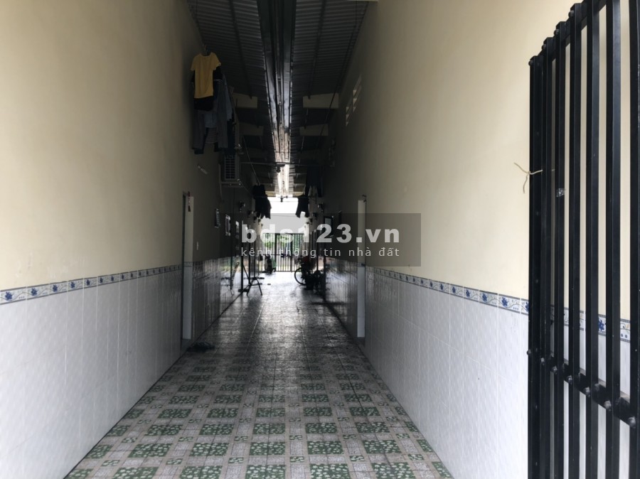 Về Quê bán gấp nhà cấp 4 300m2(10x30) có 10 phòng trọ + 2 nhà cấp 4. thu nhập ổn định