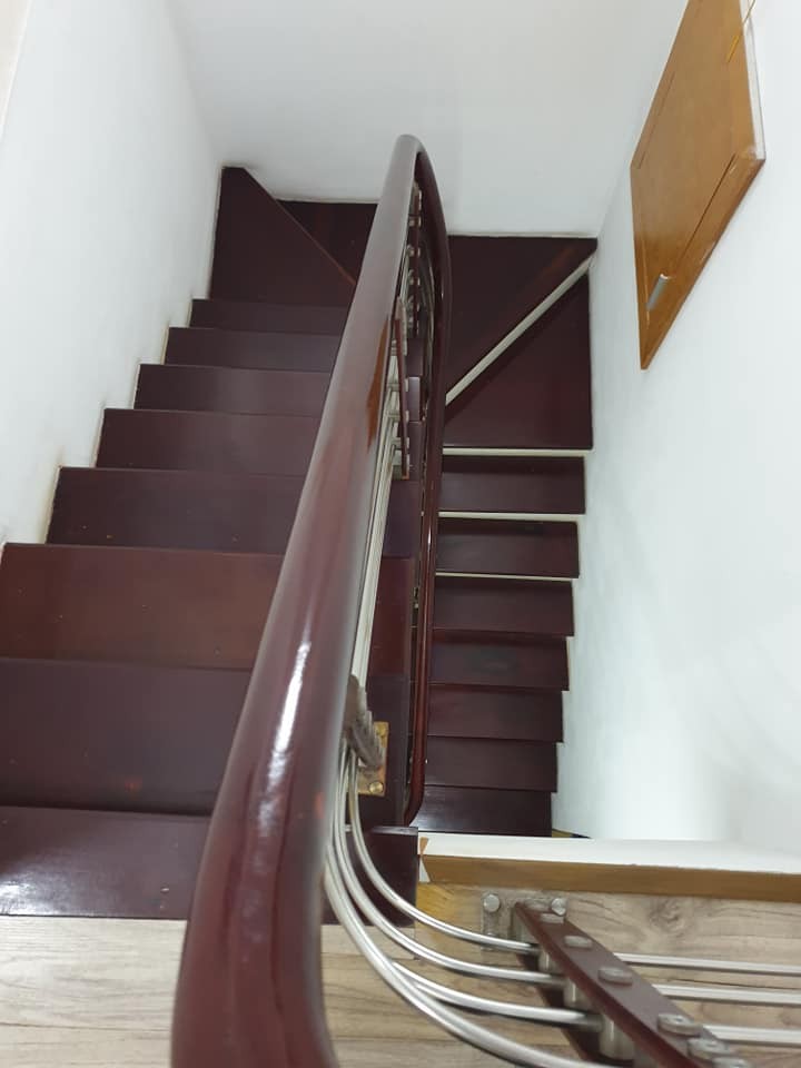 Bán Nhà phân lô Hoàng Quốc Việt 48m2 x 5T, ô tô tránh KD văn phòng, chỉ 9.6 tỷ
