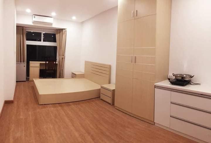 Bán Nhà phân lô Hoàng Quốc Việt 48m2 x 5T, ô tô tránh KD văn phòng, chỉ 9.6 tỷ