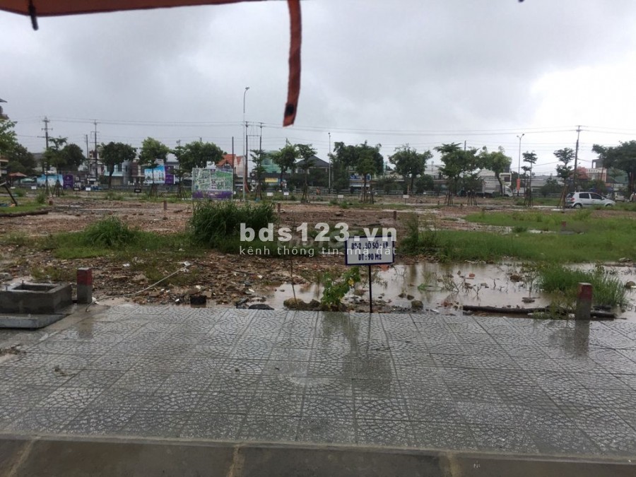 Bán 230m2 đất Mt tiền 39m, cạnh hầm chui sân bay Đà Nẵng