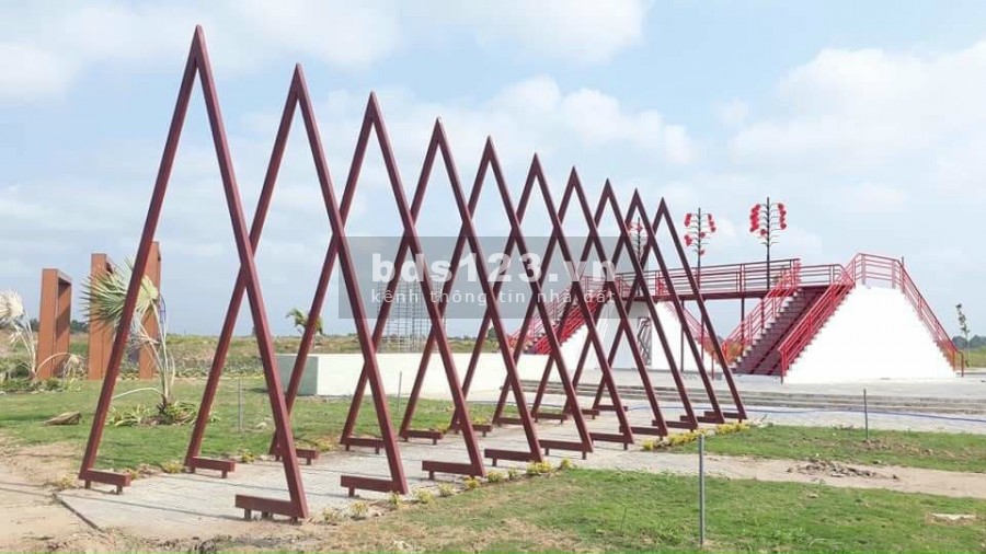 Nền đối diện công viên giá tốt chiết khấu 4 chỉ vàng