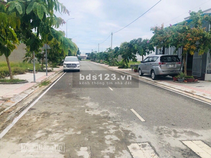 Bán gấp lô đất đường Quốc Lộ 51, tx Phú Mỹ, dt 340 m2