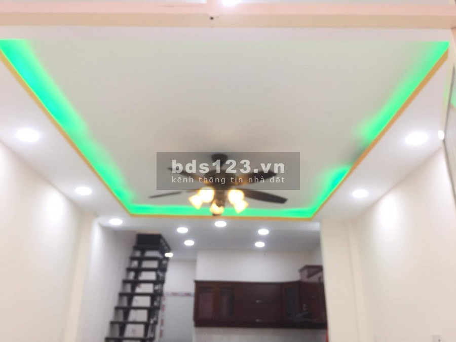Bán nhà hẻm 160 Vườn Lài, Quận Tân Phú, đẹp, giá chỉ 3,35 tỷ.